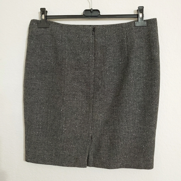 Valerie Bertinelliâ˘black gray chevronâ˘linedâ˘10 - Picture 4 of 16